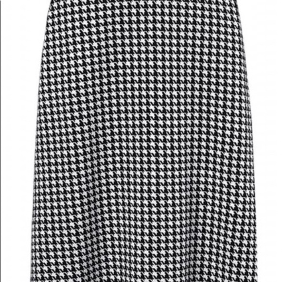 Houndstooth Skirt (Cabi) - Picture 2 of 4